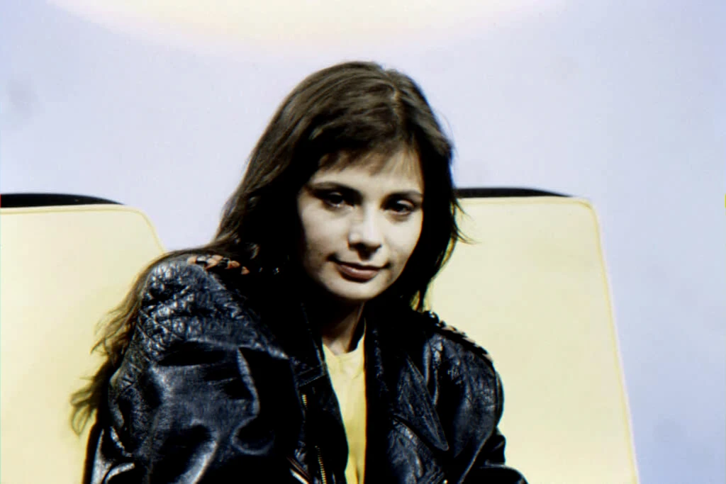 Feature on Marie Trintignant’s adoption by Alain Corneau and their shared sepulture