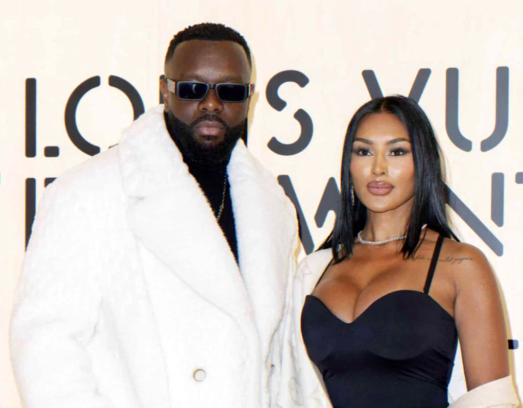 Apparition d'un chanteur à la Fashion Week relançant des rumeurs d'une nouvelle compagne