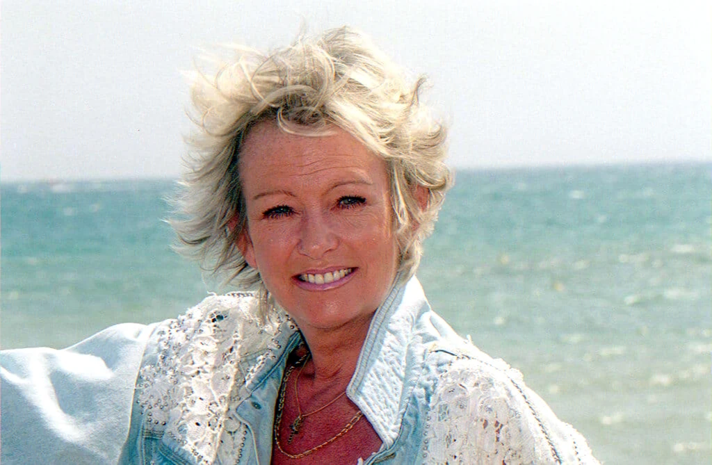 obituary-television-presenter-dies-at-74