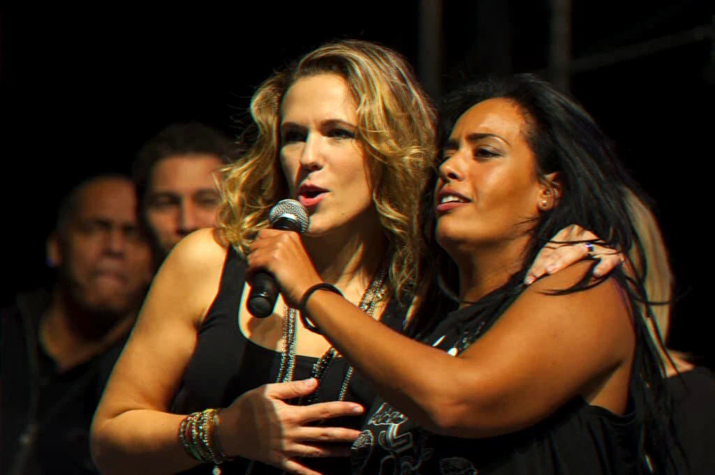 Chanteuse-actrice retour au cinéma et doublage, carrière plurielle