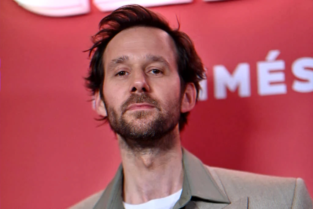 Réaction et remise en cause du film après le rapport sur l'Abbé Pierre