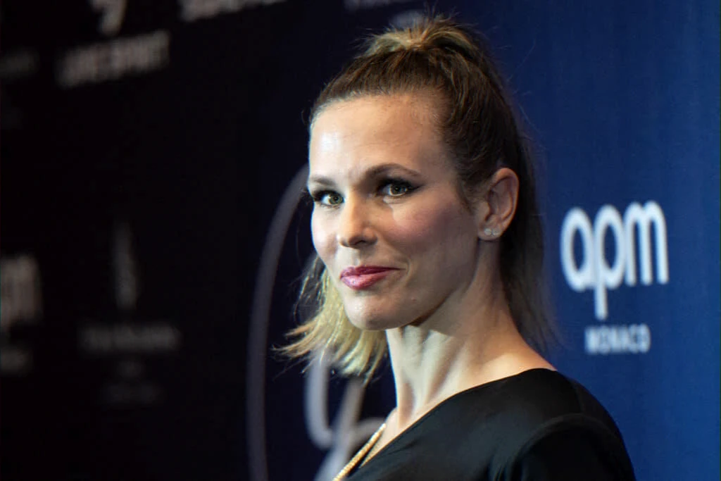 artist label dispute and impostor syndrome