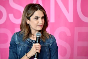 CNews presenter absence amid pregnancy and child's illness