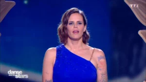 Candidate Danse avec les stars - progrès et controverse sur la robe