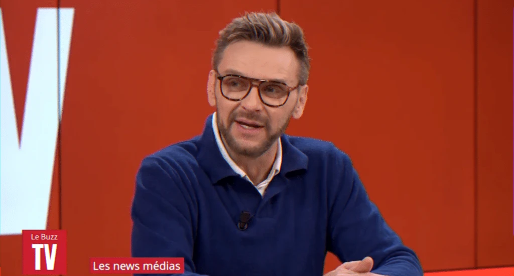 Humoriste déçu par rencontre distante et nommé juge