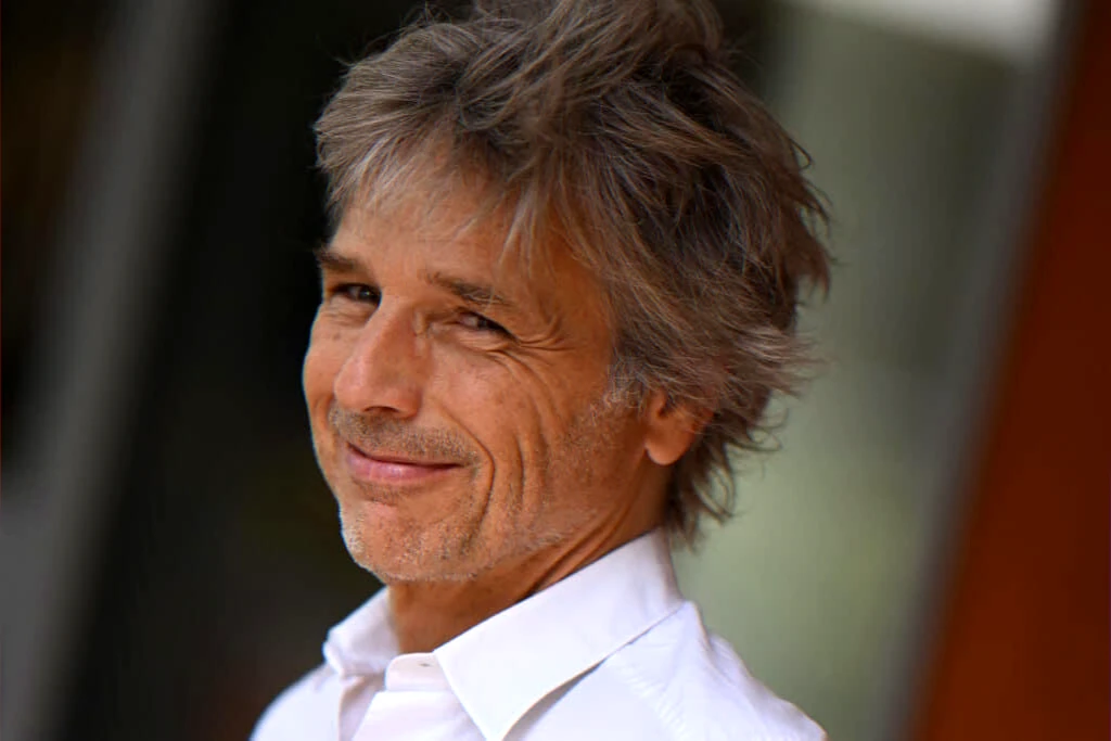 Portrait of a French broadcast journalist and documentarian