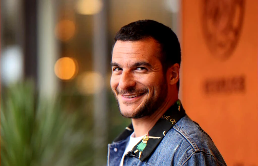 La Belle et le boulanger — enjeux de performance et d’audiences pour un chanteur devenu acteur