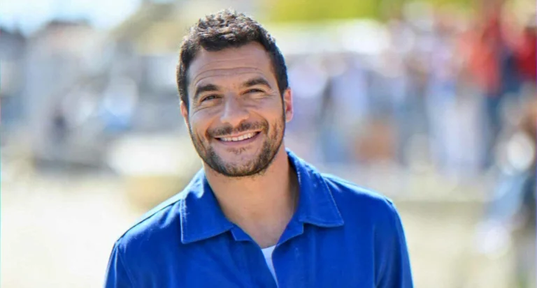 Chanteur francophone nommé Officier de l'Ordre des Arts et des Lettres