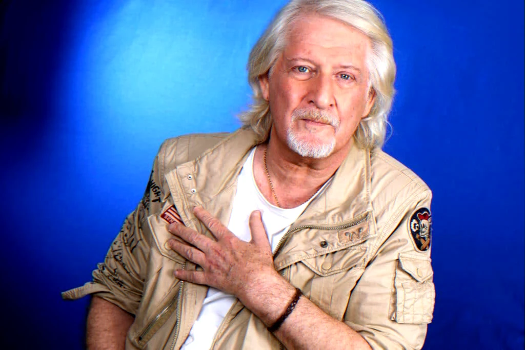 controversial-french-entertainer-career-and-cabaret-relocation