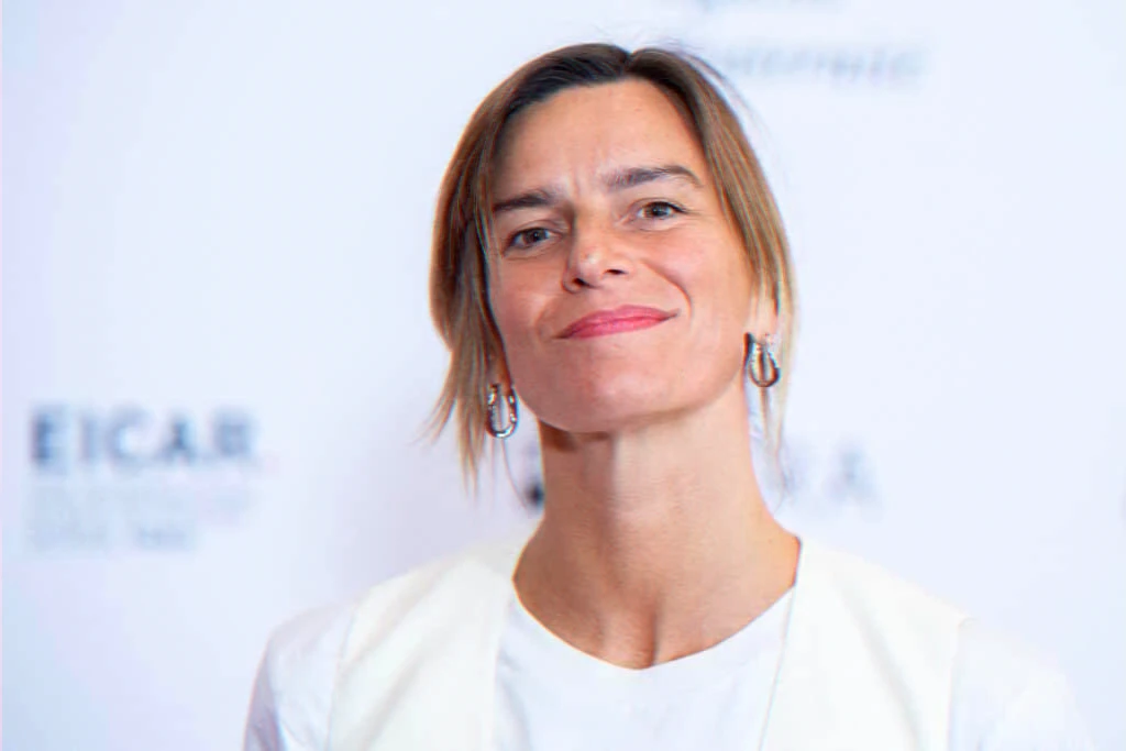 renowned-dancer-chooses-rive-gauche-to-protect-privacy