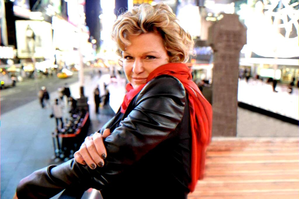 Comeback with Jazz Bleu Nuit album and symphonic tour after post‑Covid recovery