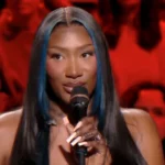 Séquence virale d'une émission musicale live, maladresse verbale sans éclipser les performances