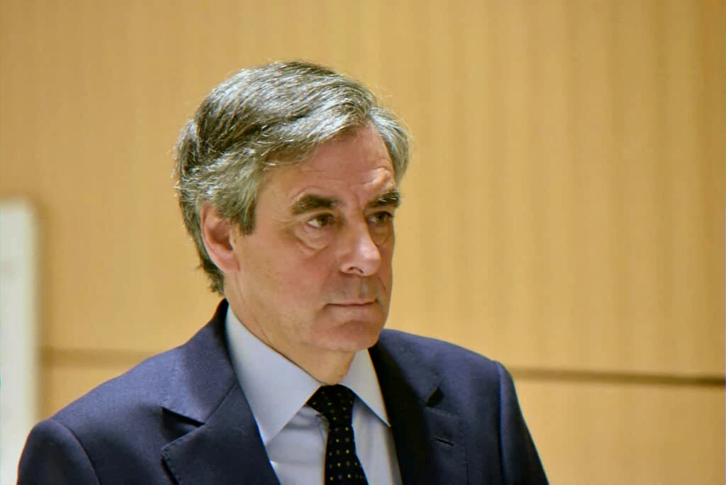 Manoir de Beaucé et enjeux du Penelopegate