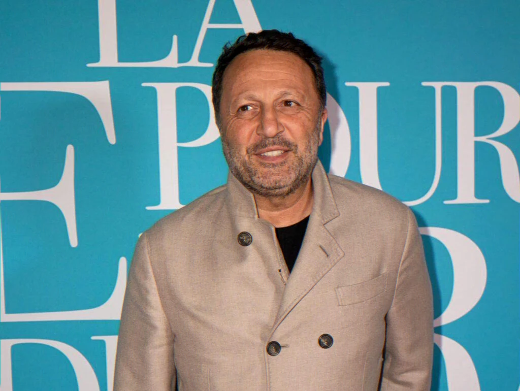 author-postpones-book-amid-grasset-crisis