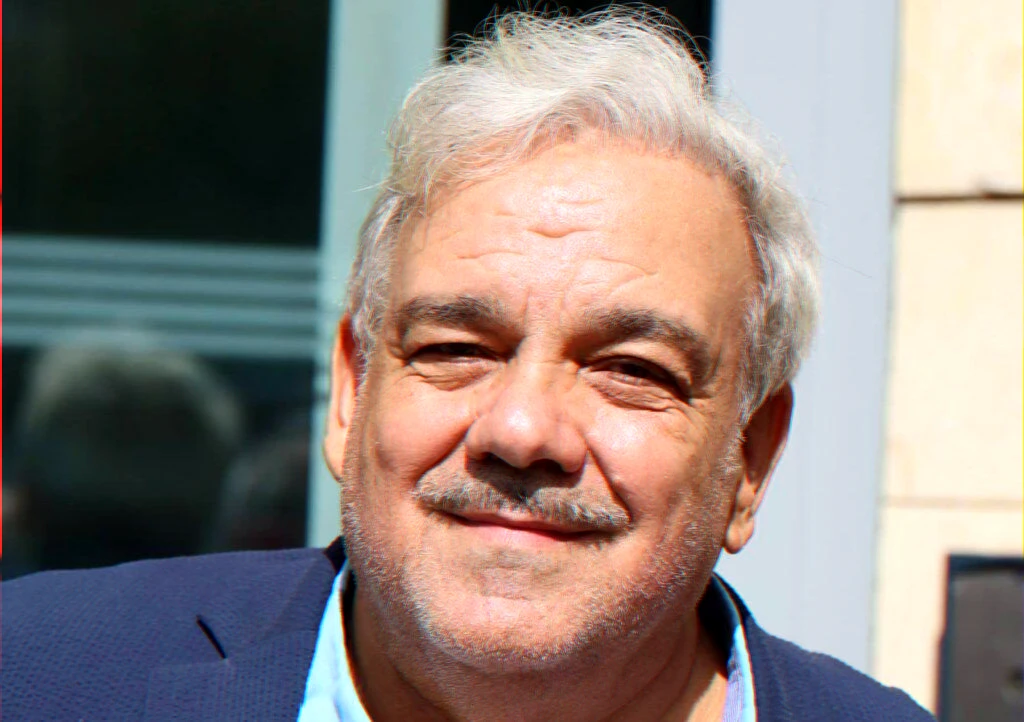 Portrait for article on an actor’s journey from the Algerian exodus to Montmartre