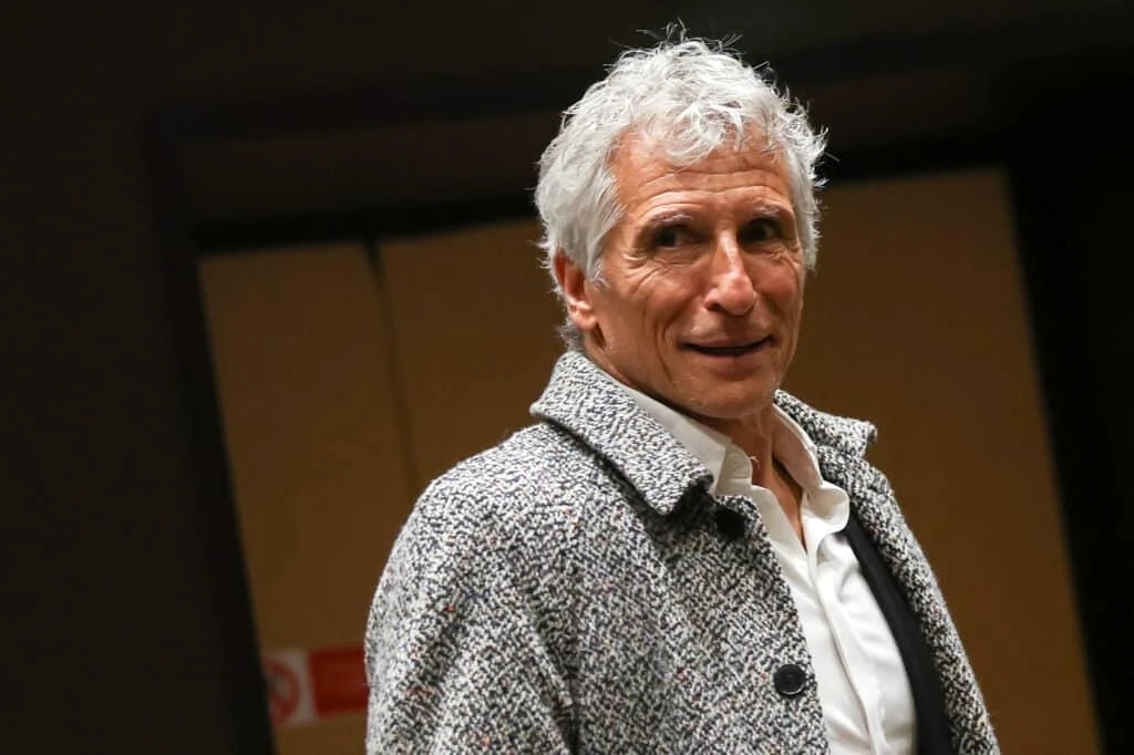 Florence Mendez — éviction, relecture des chroniques et accusations de harcèlement moral