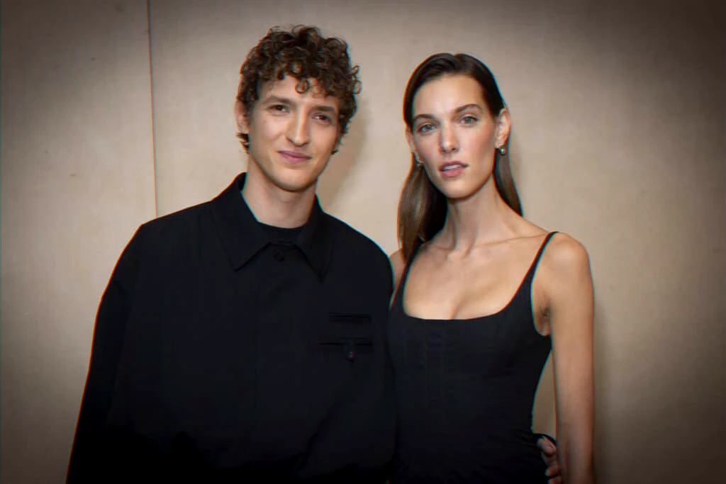 Montmartre pop-artist life and shared home near Sacré‑Cœur