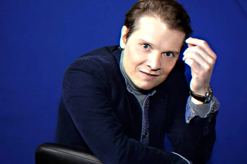 musician Saint-Mandé Gordes home life and creative retreat