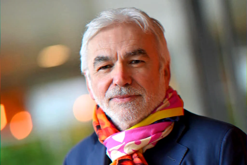 tv host summer retreats Noirmoutier family gatherings