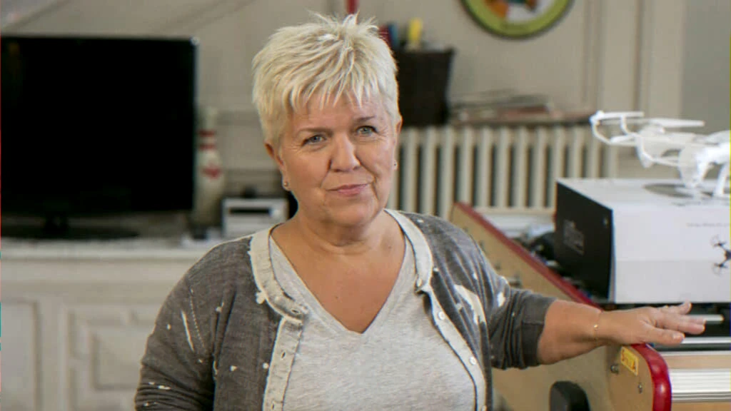 Réalisateur interpellé à Paris après la mort de sa compagne — enquête judiciaire ouverte