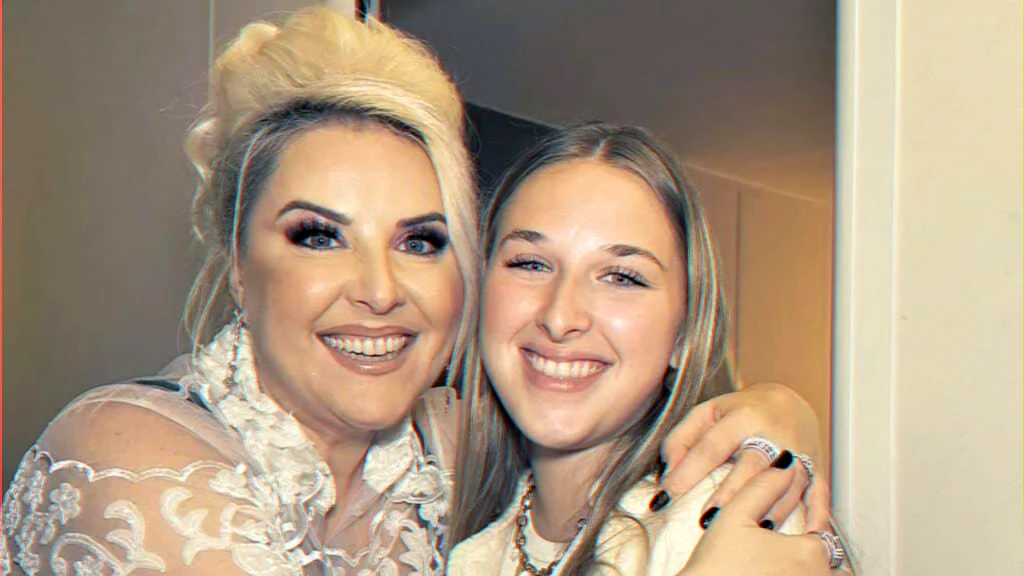 rising singer mentor support summer body