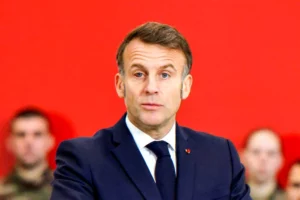 Viral Kamehameha gesture in Tokyo blending Dragon Ball pop culture and diplomacy