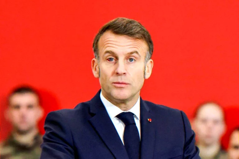 Viral Kamehameha gesture in Tokyo blending Dragon Ball pop culture and diplomacy