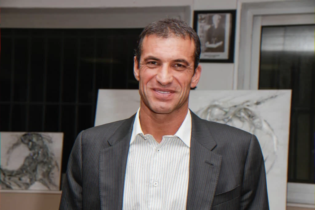 television personality announces cancer, emphasizes dignity and patient choice