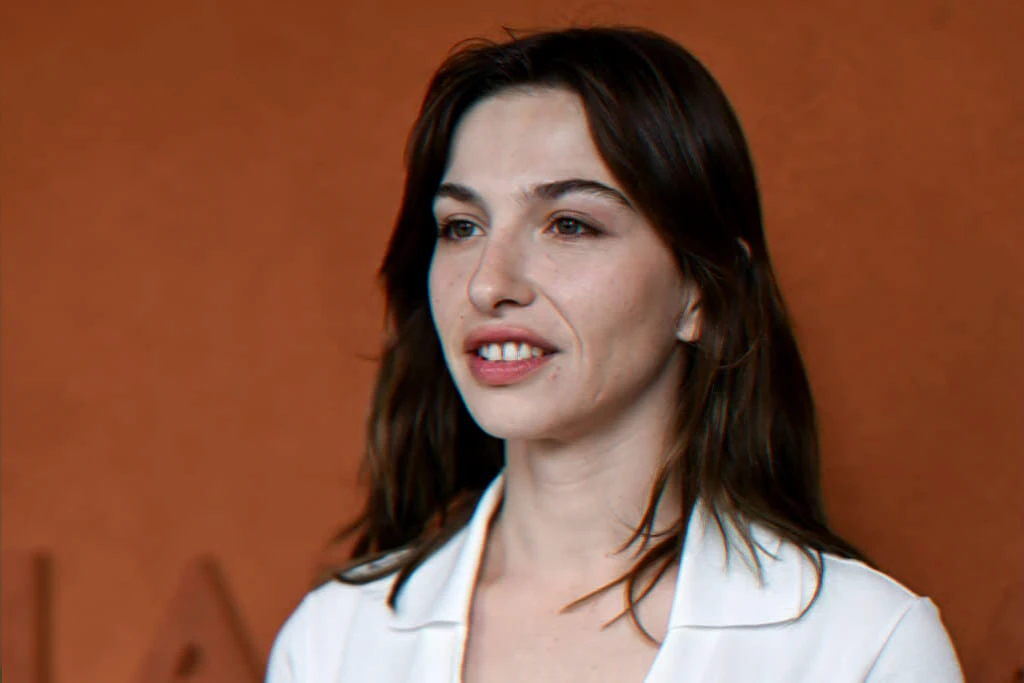 actress reflects on portraying a reality-show icon