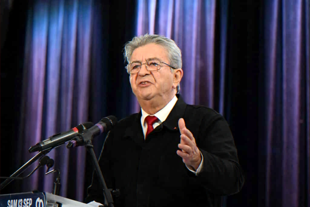 candidat-presidentielle-2027-discours-au-podium