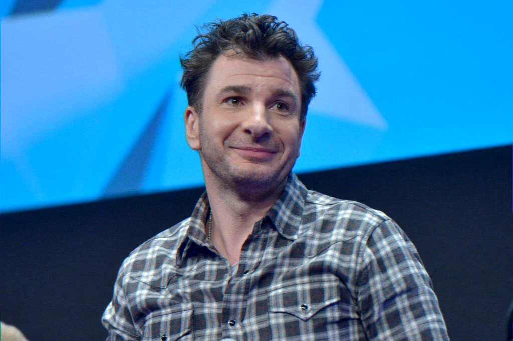 public figure responds with humor after homejacking