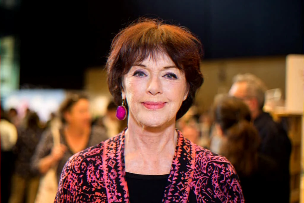 veteran actress retirement and two homes